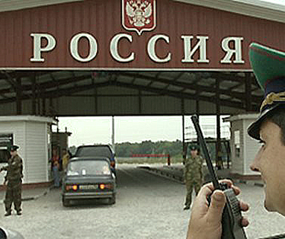 Очередь на границе Украина - Россия в пункте таможенного контроля