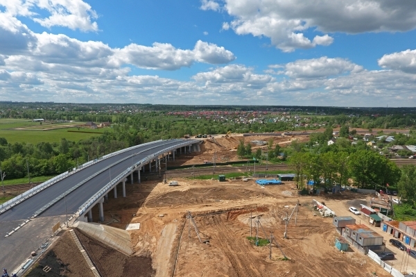 путепроводу, построенному через киевское направление железной дороги в поселке Кокошкино